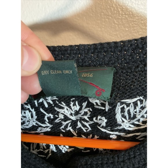 Orvis Women’s M Cardigan Floral Embroidery Black Sweater Short Sleeve Vintage - Picture 5 of 8